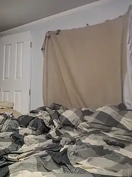 Snapshot of MaddyC6992 chatting on October 3, 5:26 am MaddyC6992 online show from October 3, 5:26 am