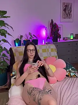 Trixie-Tainted online show from March 5, 1:06 pm