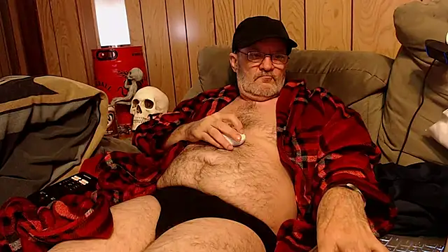 Snapshot of snickers1 chatting on November 10, 4:33 am snickers1 online show from November 10, 4:33 am