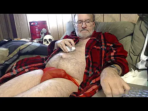 Snapshot of snickers1 chatting on November 18, 4:06 am snickers1 online show from November 18, 4:06 am