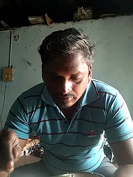 Snapshot of rohanhotguy chatting on February 10, 6:39 am rohanhotguy online show from February 10, 6:39 am