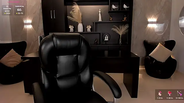 MorganHicks online show from October 28, 7:16 pm