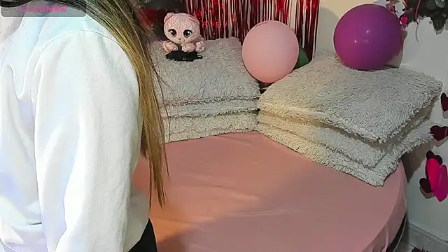 DestinyHills online show from February 21, 12:06 pm