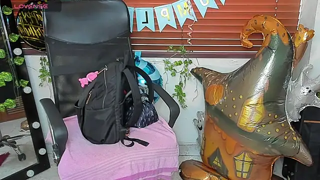 DestinyHills online show from March 23, 12:09 pm