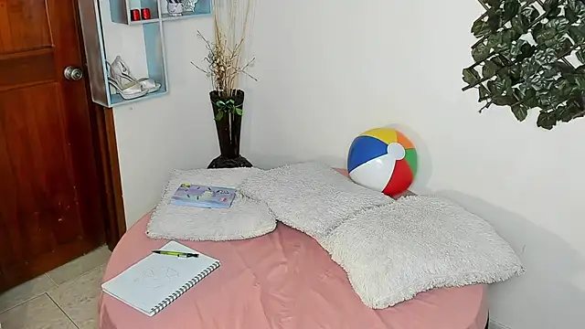 DestinyHills online show from April 8, 12:16 pm