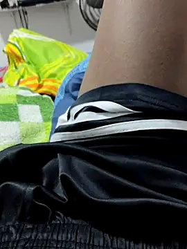 Jheronn28 online show from October 15, 1:06 am