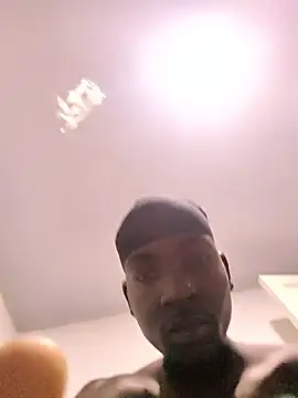 Jheronn28 online show from March 4, 4:07 am