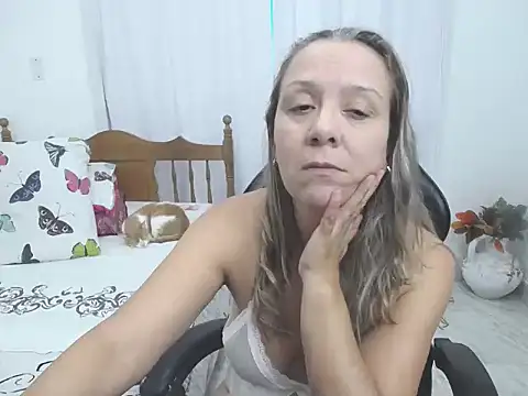 yeslluisa online show from February 26, 7:46 pm