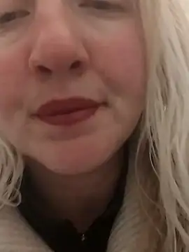 Snapshot of Mllesha74000 chatting on February 4, 3:47 pm Mllesha74000 online show from February 4, 3:47 pm