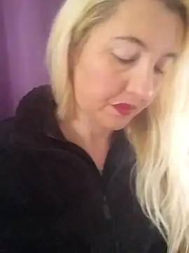 Mllesha74000 online show from December 5, 1:42 pm