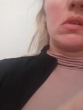 Snapshot of Mllesha74000 chatting on April 12, 11:59 am Mllesha74000 online show from April 12, 11:59 am