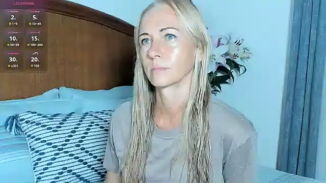 Christine 35 online show from June 10, 10:47 am