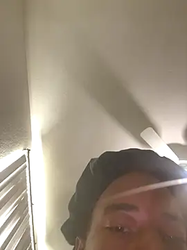 Snapshot of Cashbeyyy chatting on September 19, 5:46 pm Cashbeyyy online show from September 19, 5:46 pm