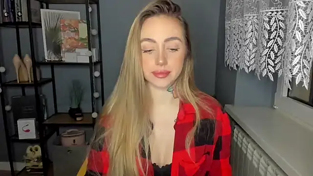 Snapshot of sexyCoralie chatting on January 4, 7:34 am sexyCoralie online show from January 4, 7:34 am