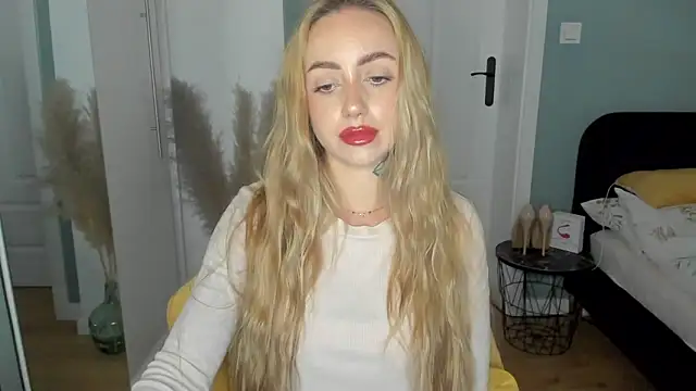 Snapshot of sexyCoralie chatting on May 31, 1:40 pm sexyCoralie online show from May 31, 1:40 pm