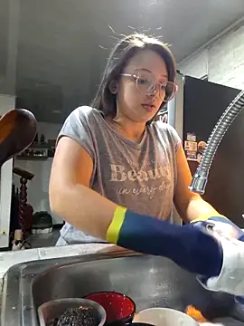 linda-schmidt online show from November 2, 12:57 am