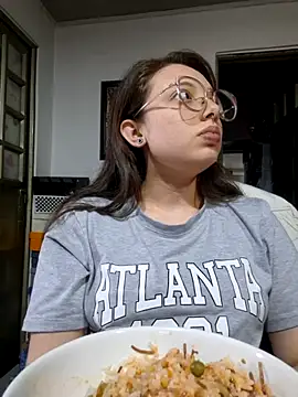 linda-schmidt online show from December 4, 9:23 pm