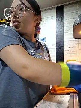 linda-schmidt online show from January 14, 1:33 am