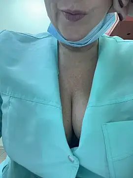 Snapshot of Alice_Sweetyyy chatting on January 20, 1:00 pm Alice Sweetyyy online show from January 20, 1:00 pm