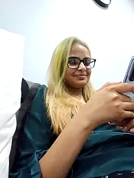 Snapshot of DirtySnowball69 chatting on September 10, 5:46 pm DirtySnowball69 online show from September 10, 5:46 pm