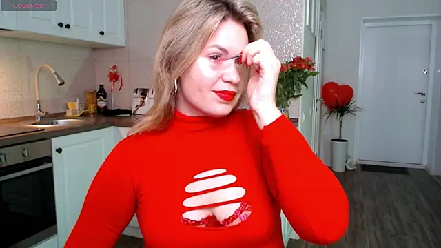 HotTiffani online show from March 6, 10:20 am