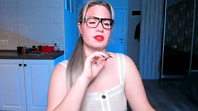 HotTiffani online show from October 18, 8:26 am