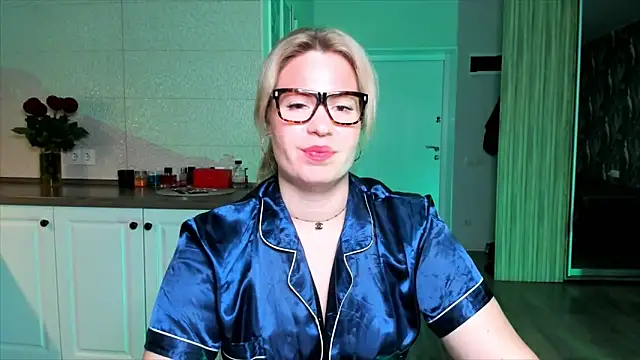 HotTiffani online show from October 23, 4:34 am