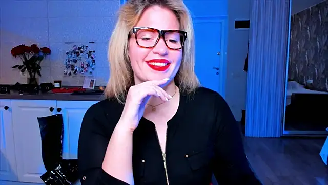 HotTiffani online show from March 6, 12:45 pm