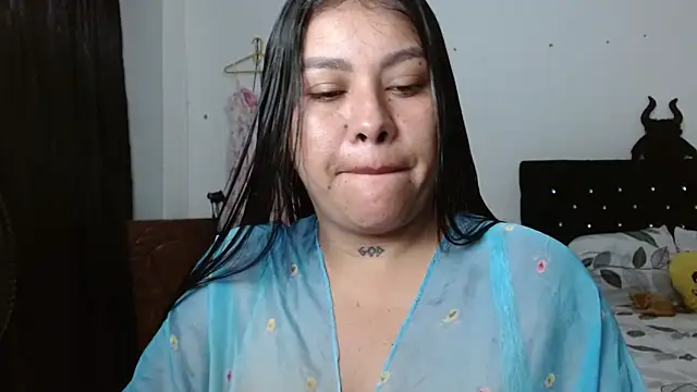 Snapshot of venuz_mendoza20 chatting on May 11, 1:50 pm venuz mendoza20 online show from May 11, 1:50 pm