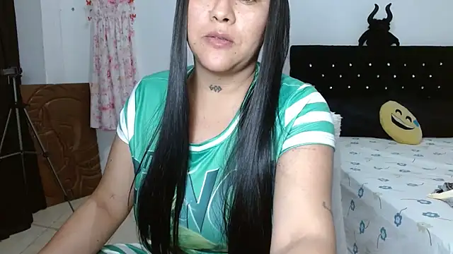 Snapshot of venuz_mendoza20 chatting on May 23, 1:04 pm venuz mendoza20 online show from May 23, 1:04 pm