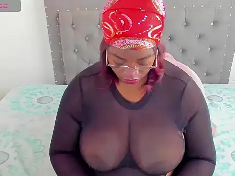 NinaGrey  online show from November 9, 2:15 pm