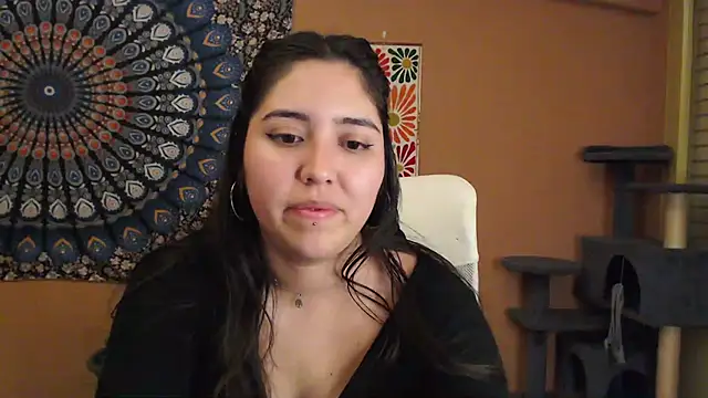 Snapshot of IntimateTales chatting on December 19, 10:00 pm IntimateTales online show from December 19, 10:00 pm