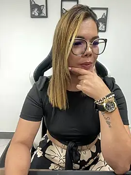 Snapshot of KellyBrooklyn_ chatting on February 20, 12:15 pm KellyBrooklyn online show from February 20, 12:15 pm