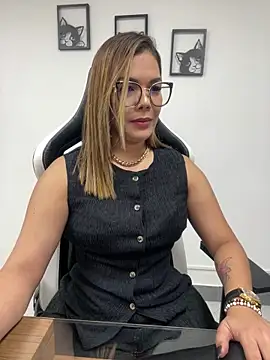 Snapshot of KellyBrooklyn_ chatting on March 21, 12:17 pm KellyBrooklyn online show from March 21, 12:17 pm