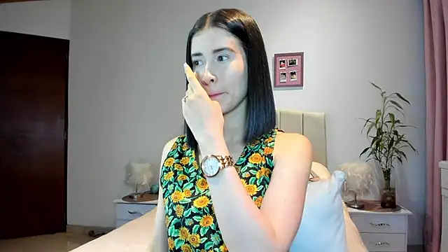 macarena vallejo online show from February 18, 1:54 am