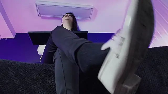  Jade 16 online show from March 26, 11:49 am