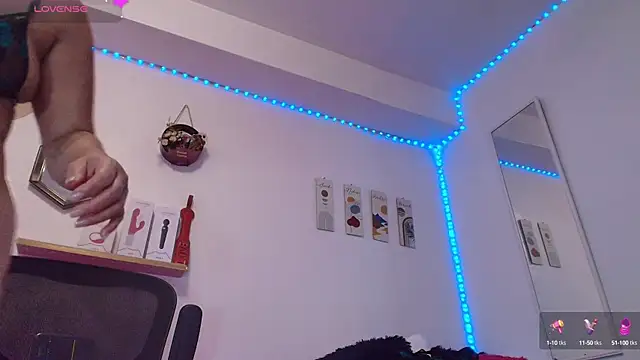 Snapshot of JuliRamirez chatting on March 14, 9:43 pm JuliRamirez online show from March 14, 9:43 pm