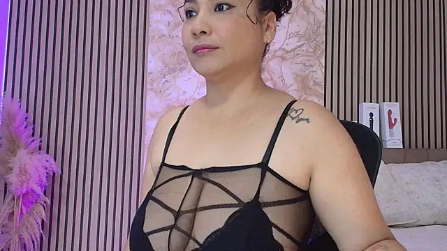 Snapshot of JuliRamirez chatting on September 12, 12:16 pm JuliRamirez online show from September 12, 12:16 pm