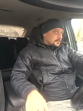 Snapshot of DanielOhCool chatting on December 2, 10:07 am DanielOhCool online show from December 2, 10:07 am