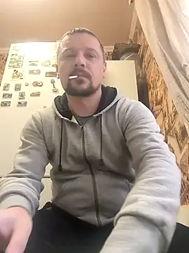 Snapshot of DanielOhCool chatting on December 4, 9:51 am DanielOhCool online show from December 4, 9:51 am