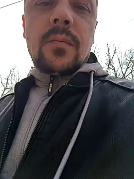 Snapshot of DanielOhCool chatting on March 11, 11:12 am DanielOhCool online show from March 11, 11:12 am