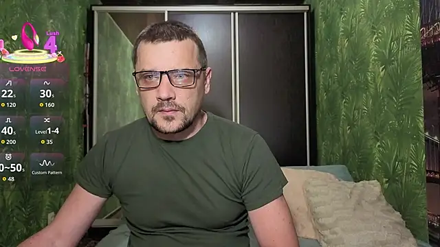Snapshot of DanielOhCool chatting on June 15, 6:48 am DanielOhCool online show from June 15, 6:48 am