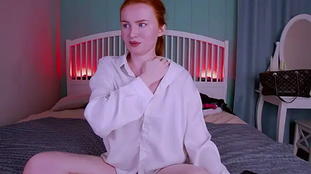 Snapshot of GingerArin chatting on November 10, 1:43 pm GingerArin online show from November 10, 1:43 pm