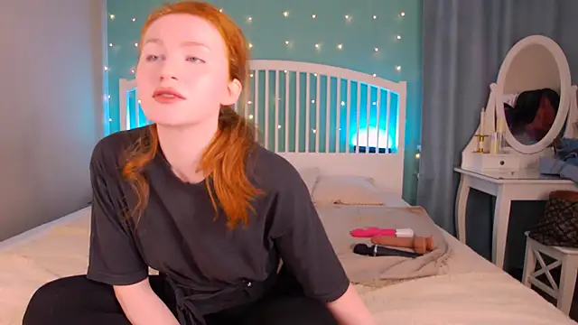 Snapshot of GingerArin chatting on November 22, 12:48 pm GingerArin online show from November 22, 12:48 pm