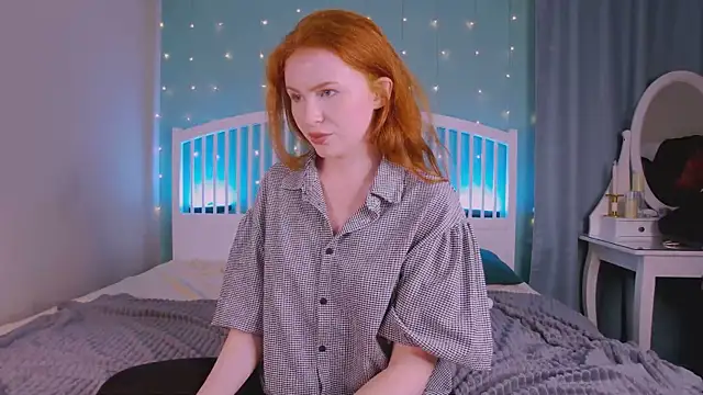 Snapshot of GingerArin chatting on November 24, 1:44 pm GingerArin online show from November 24, 1:44 pm