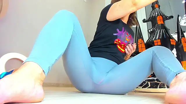 Snapshot of Girl_Squirts chatting on October 25, 3:25 am Girl Squirts online show from October 25, 3:25 am