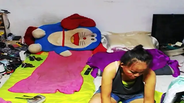 Snapshot of 1CuteAndSexy69 chatting on February 2, 11:30 am 1CuteAndSexy69 online show from February 2, 11:30 am