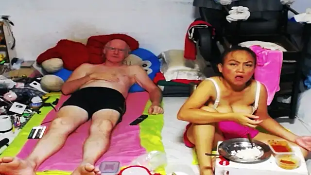 Snapshot of 1CuteAndSexy69 chatting on February 10, 5:52 pm 1CuteAndSexy69 online show from February 10, 5:52 pm