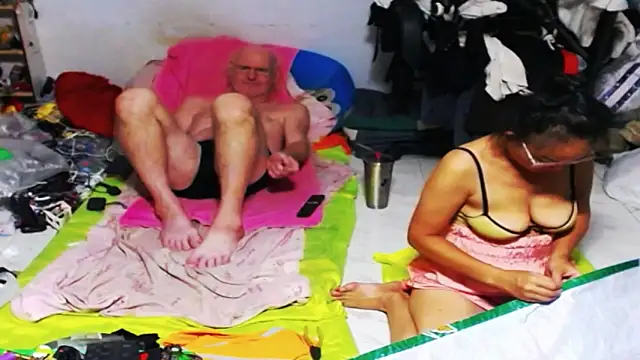 Snapshot of 1CuteAndSexy69 chatting on March 20, 12:30 am 1CuteAndSexy69 online show from March 20, 12:30 am