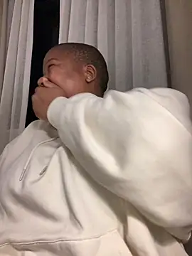 Muskthickgirl online show from November 18, 12:05 am